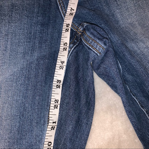 Woman’s Stylish Outfit - Picture 10 of 15